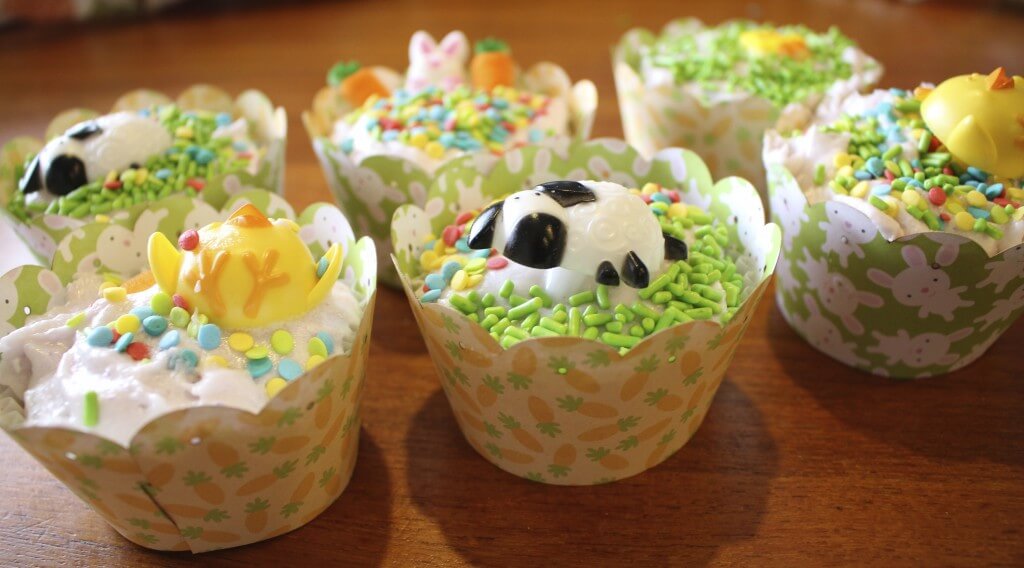 MyBakersBox Review – April 2014 + How to Freeze Frosted Cupcakes