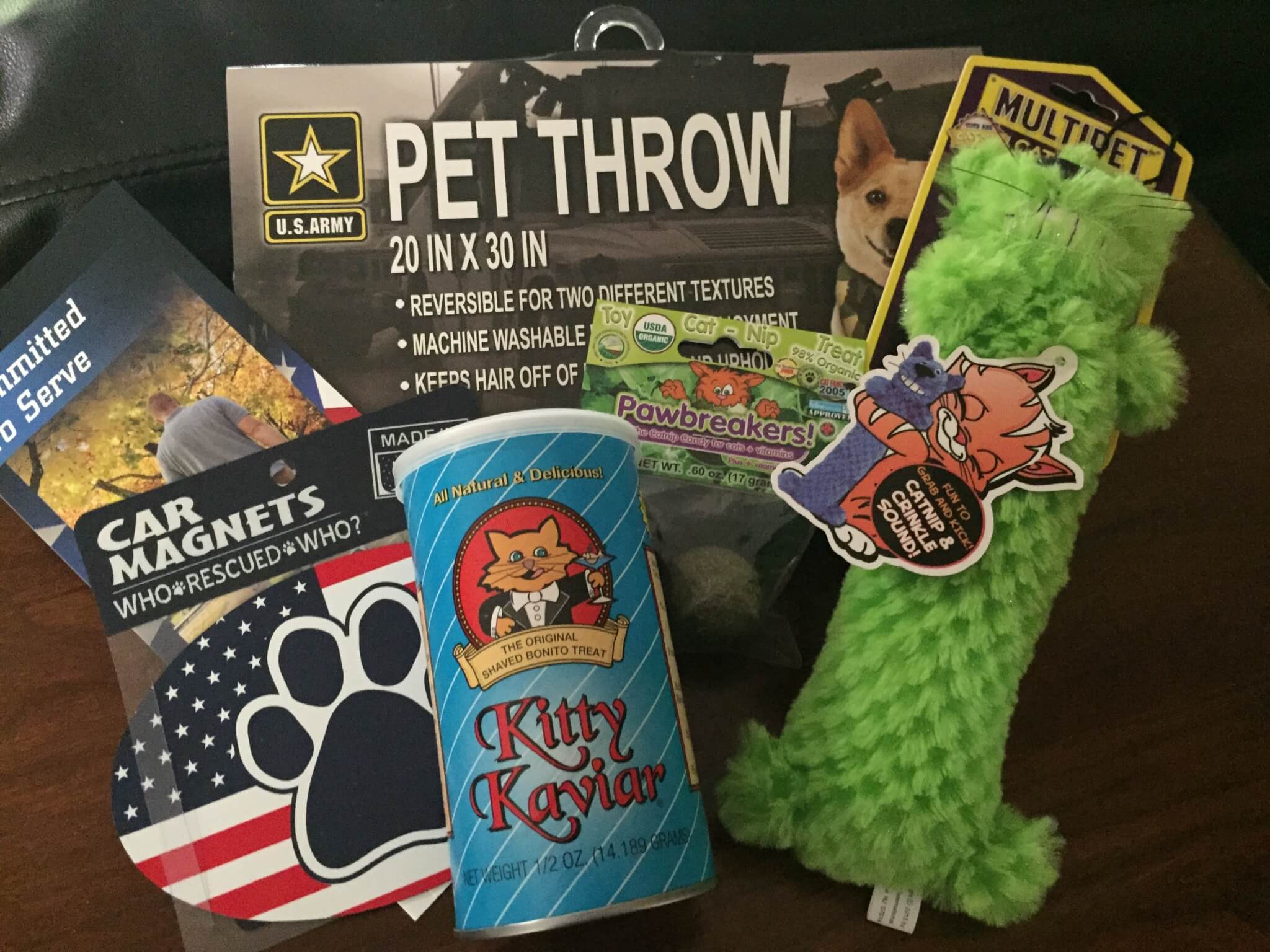 May 2015 PetGiftBox Review + Half Off Coupon – Subscription Box for Cats or Dogs