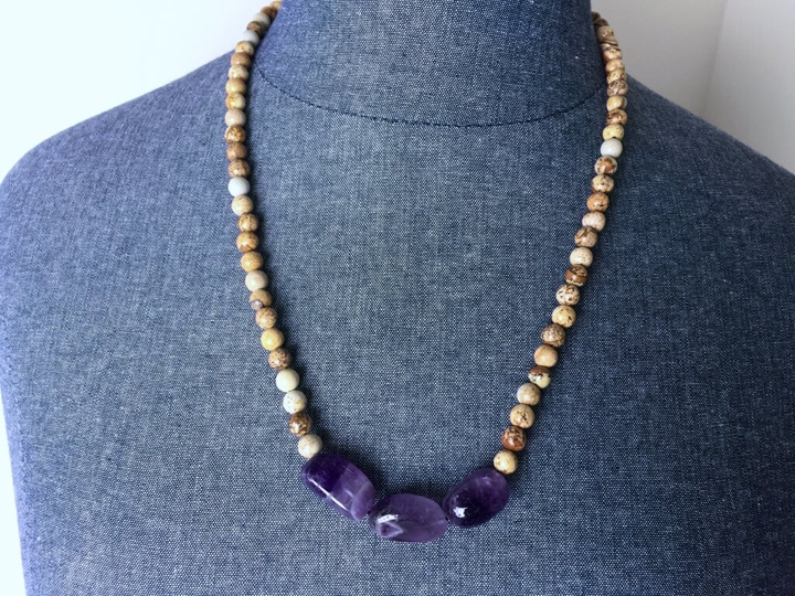 yogi surprise jewelry august 2015 necklace