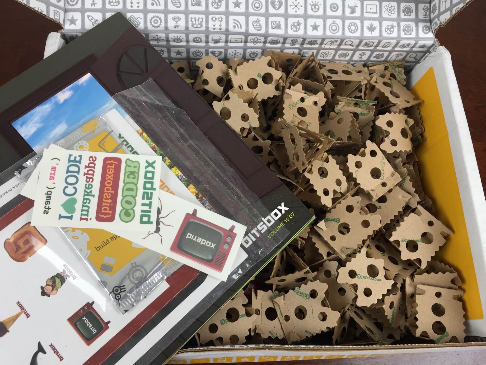 Bitsbox Kids’ Coding Subscription Box Review – August 2015