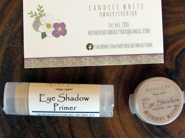 Mother Earth Beaity Bar Eyeshaow Primer & Eyeshadow
