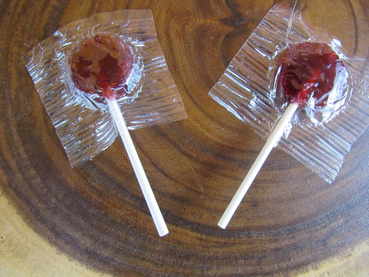 Googly Grape Organic Lollipops by YumEarth