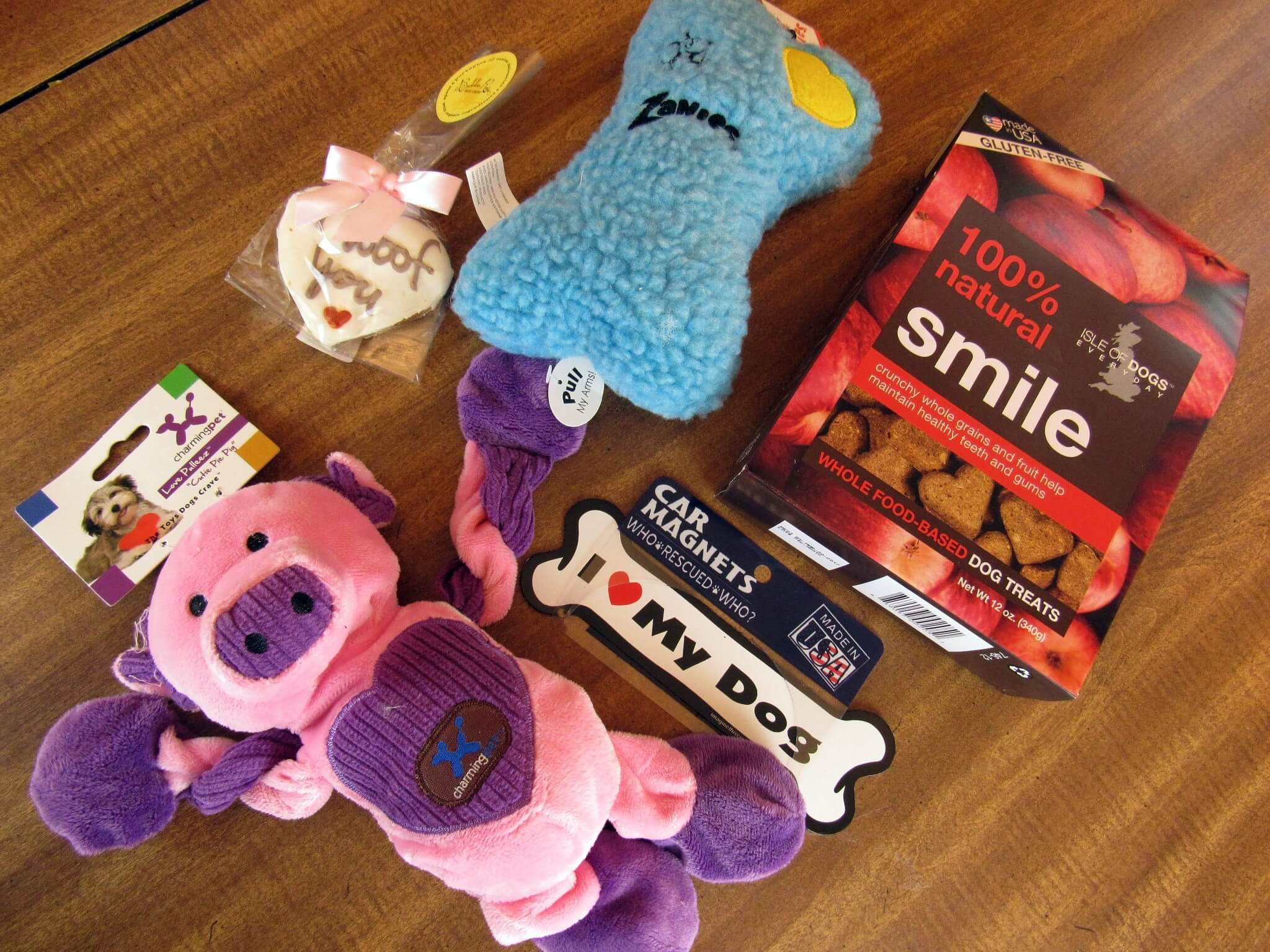 February 2016 PetGiftBox Dog Subscription Box Review + 50% Off Coupon