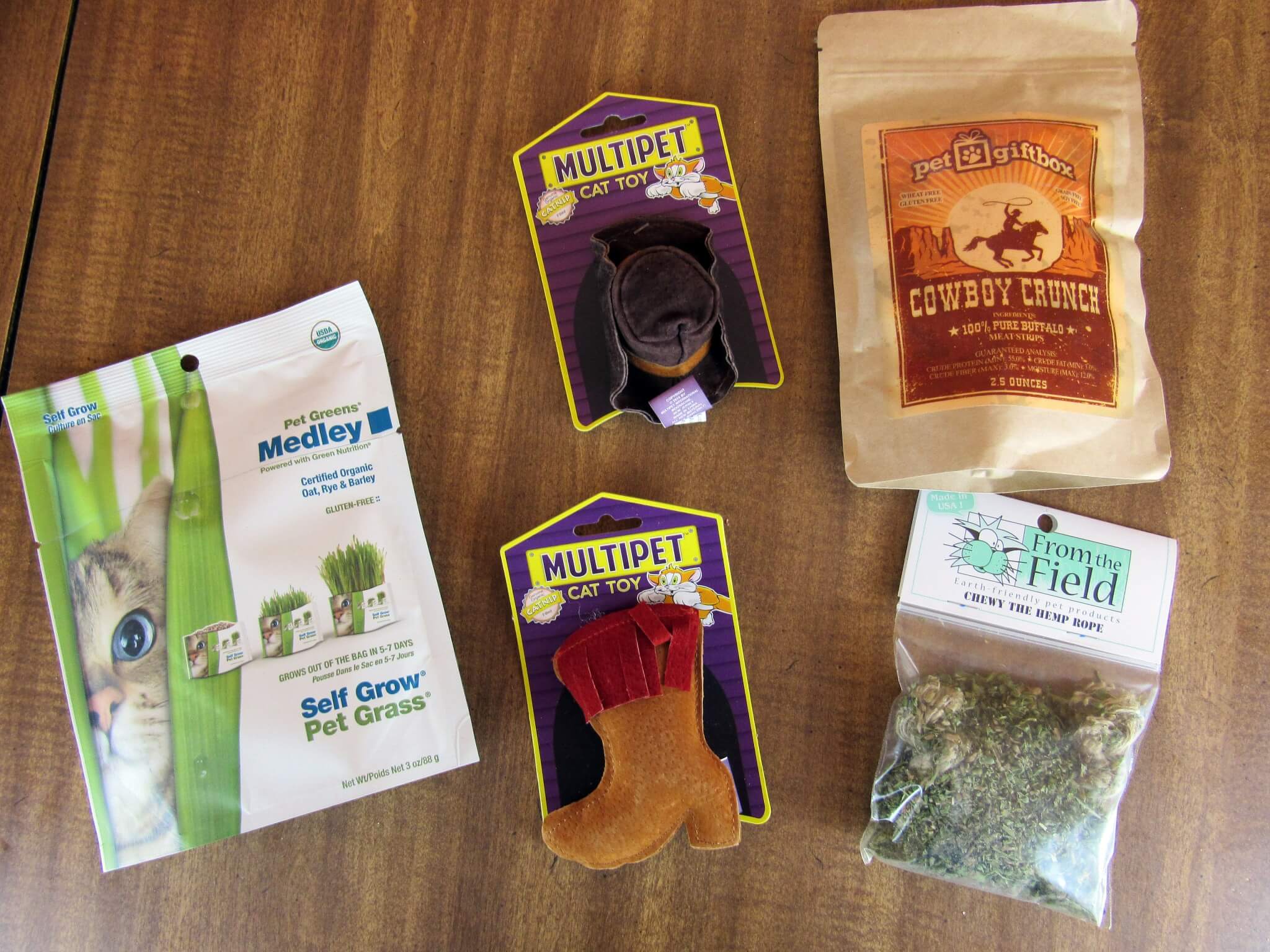 April 2016 PetGiftBox