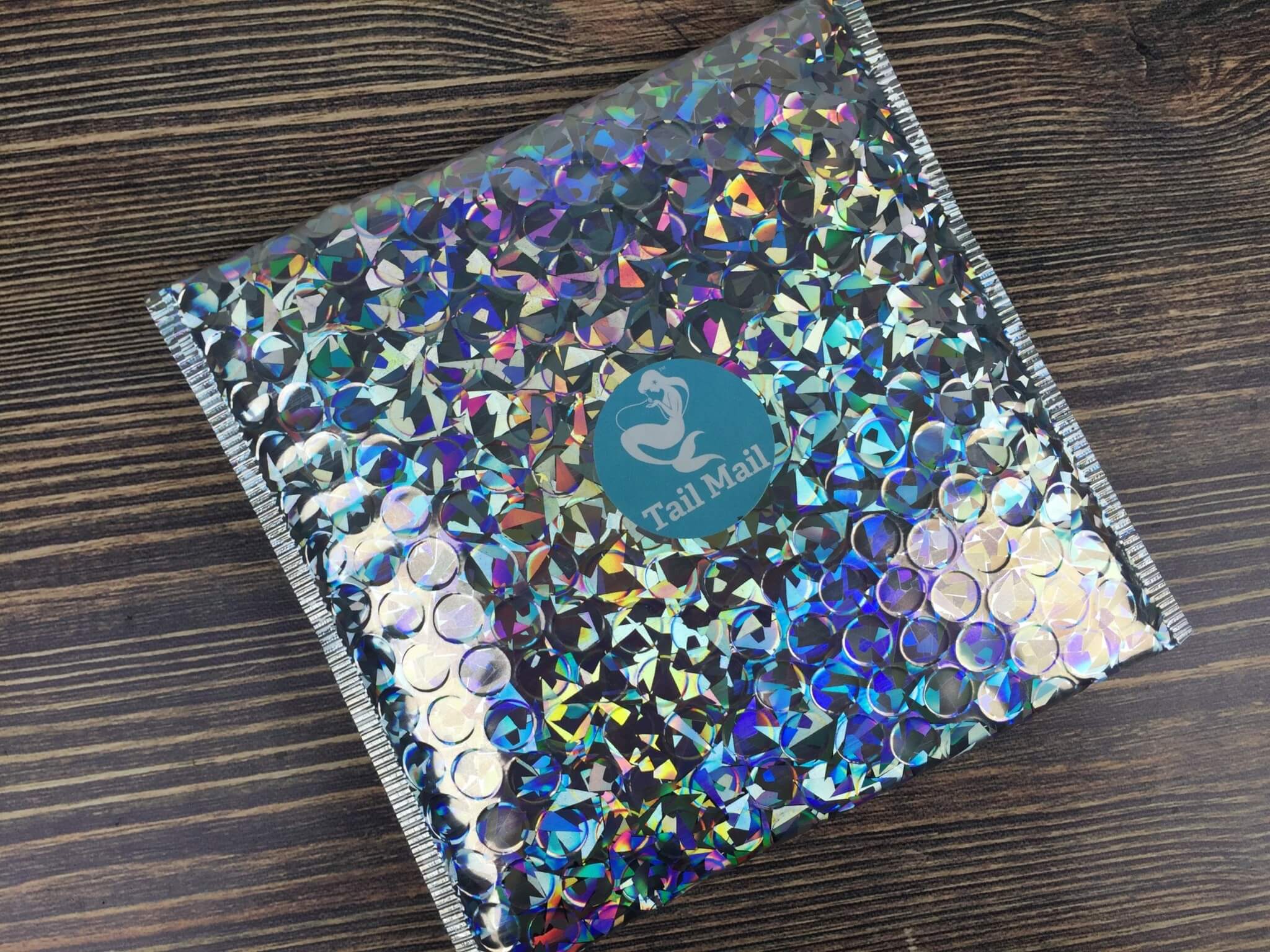 Tail Mail August 2016 box