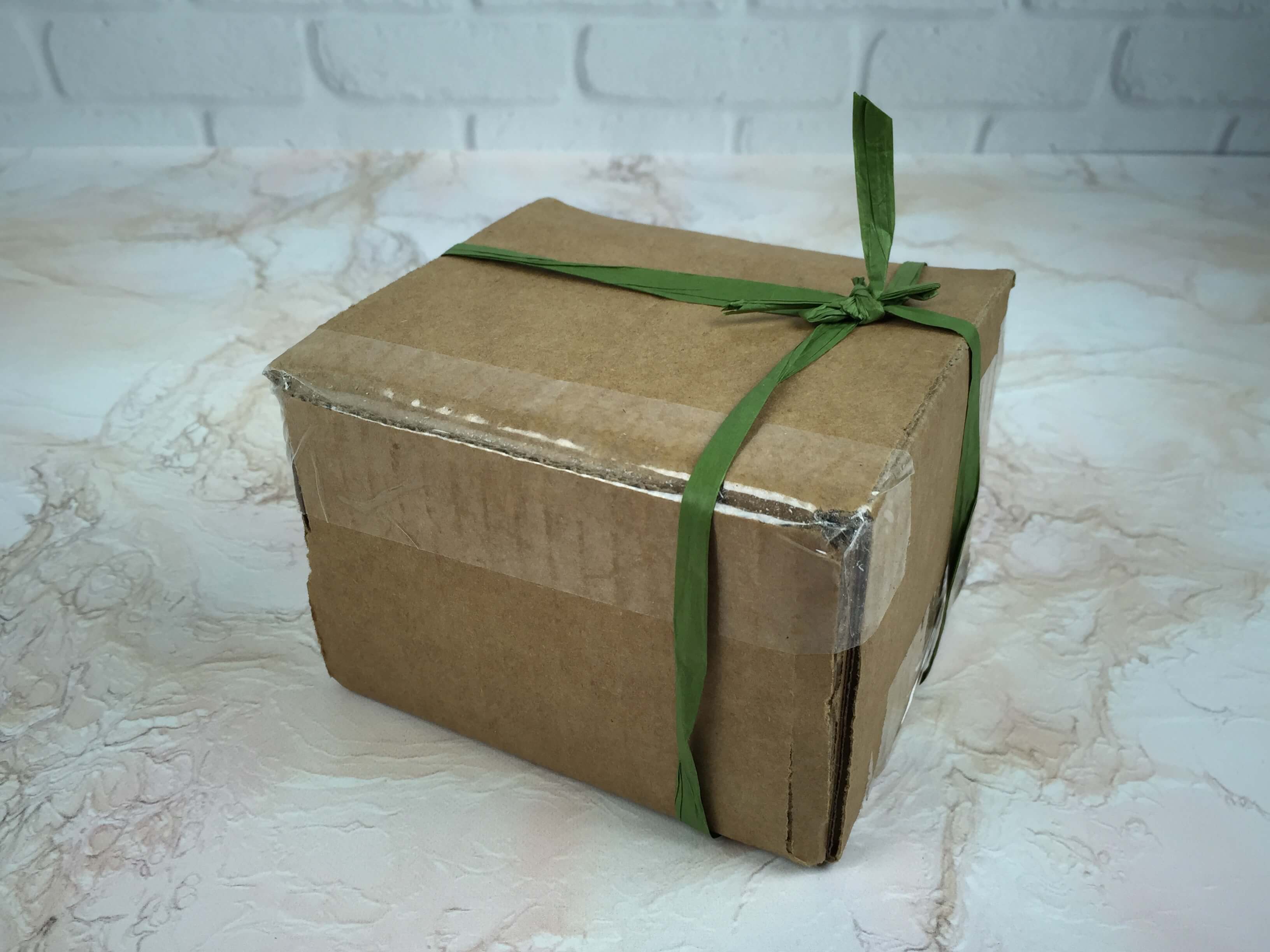 honi-essentials-september-2016-box