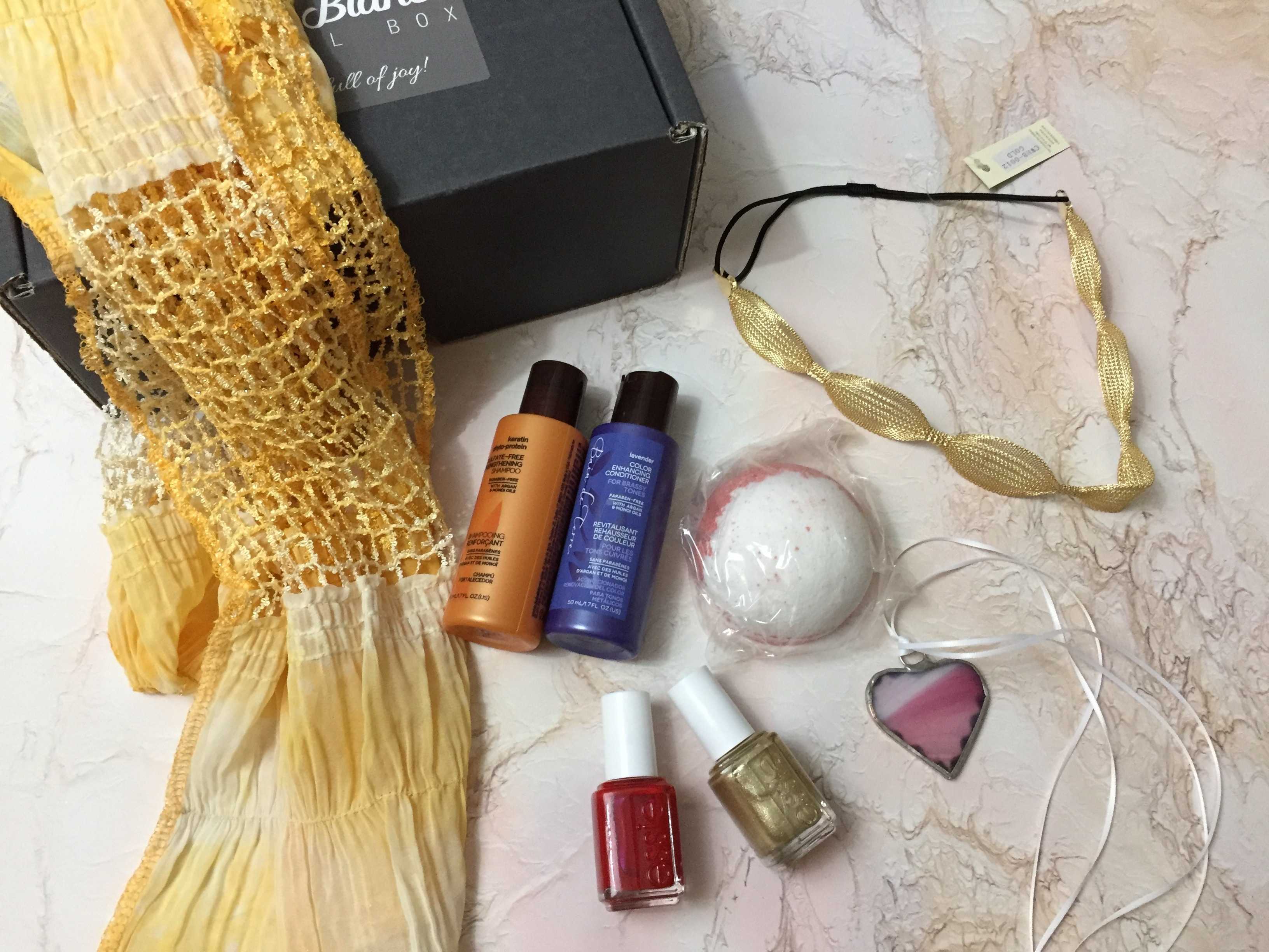 Miss Blanco Joyful Box December 2016 Subscription Box Review + Coupon