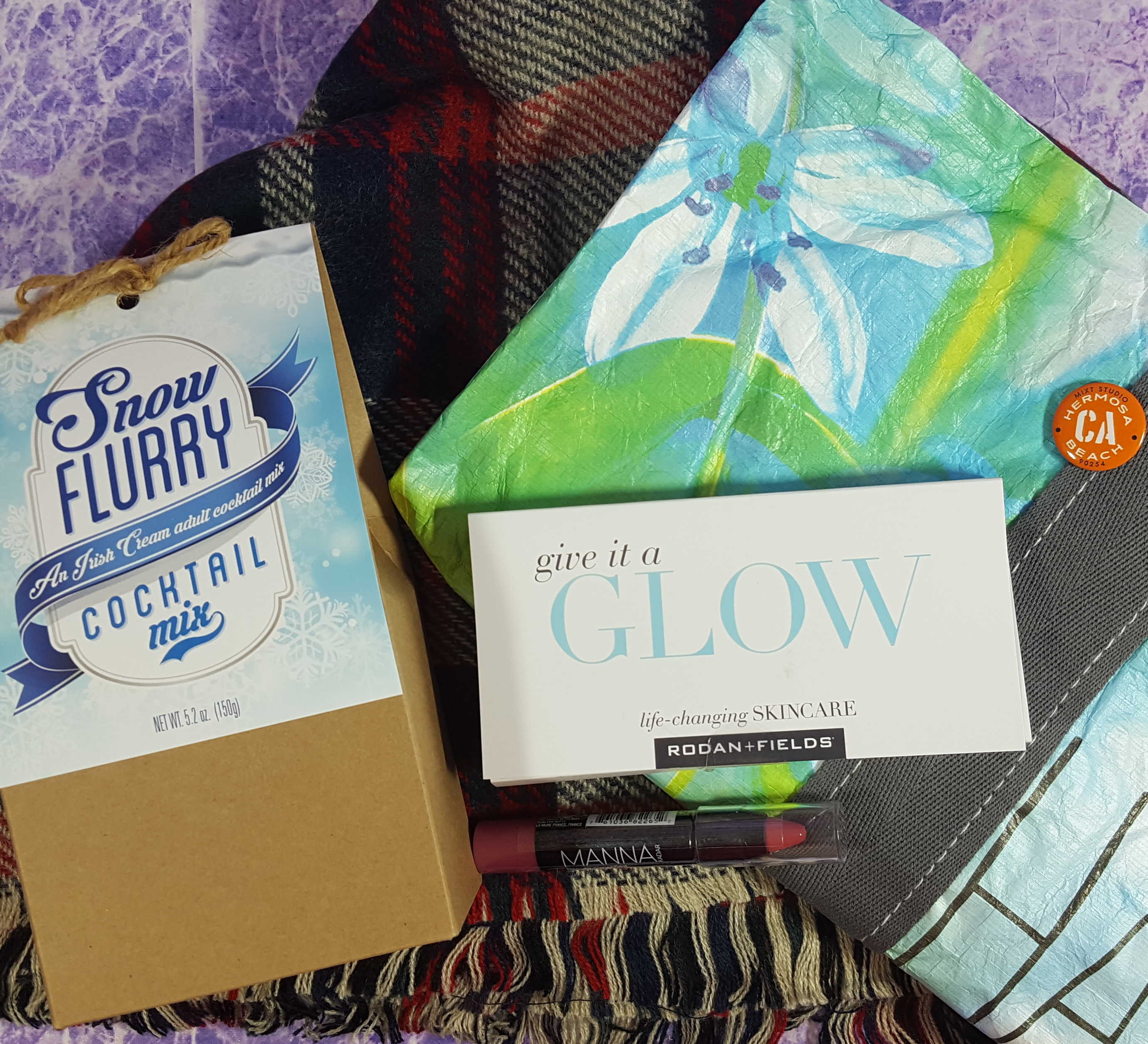 SheroBox Holiday Box 2016 Subscription Box Review & Coupon