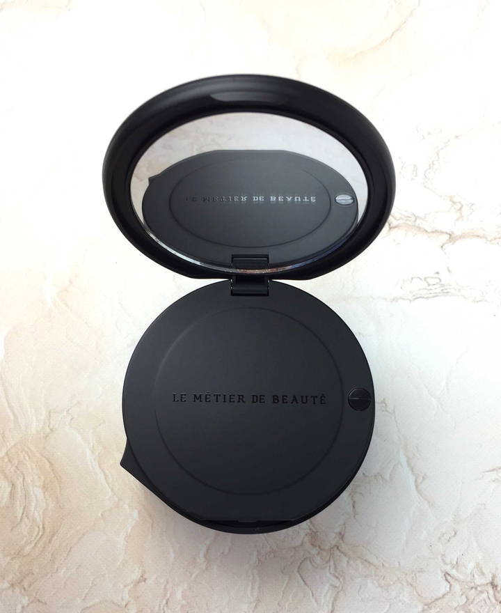 neiman-marcus-popsugar-must-have-box-december-2016-13