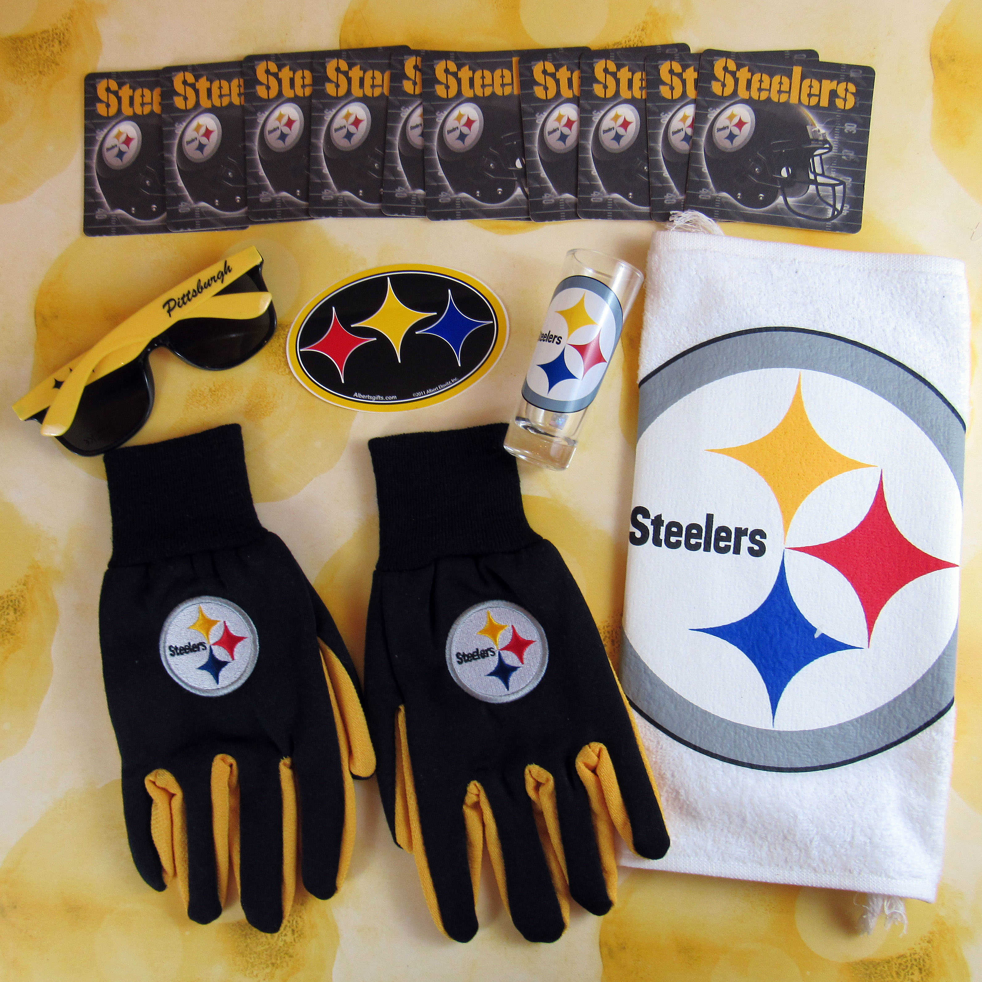 Pittsburgh Gift Shop’s Black N Gold Fan Box November 2016 Subscription Box + Coupon