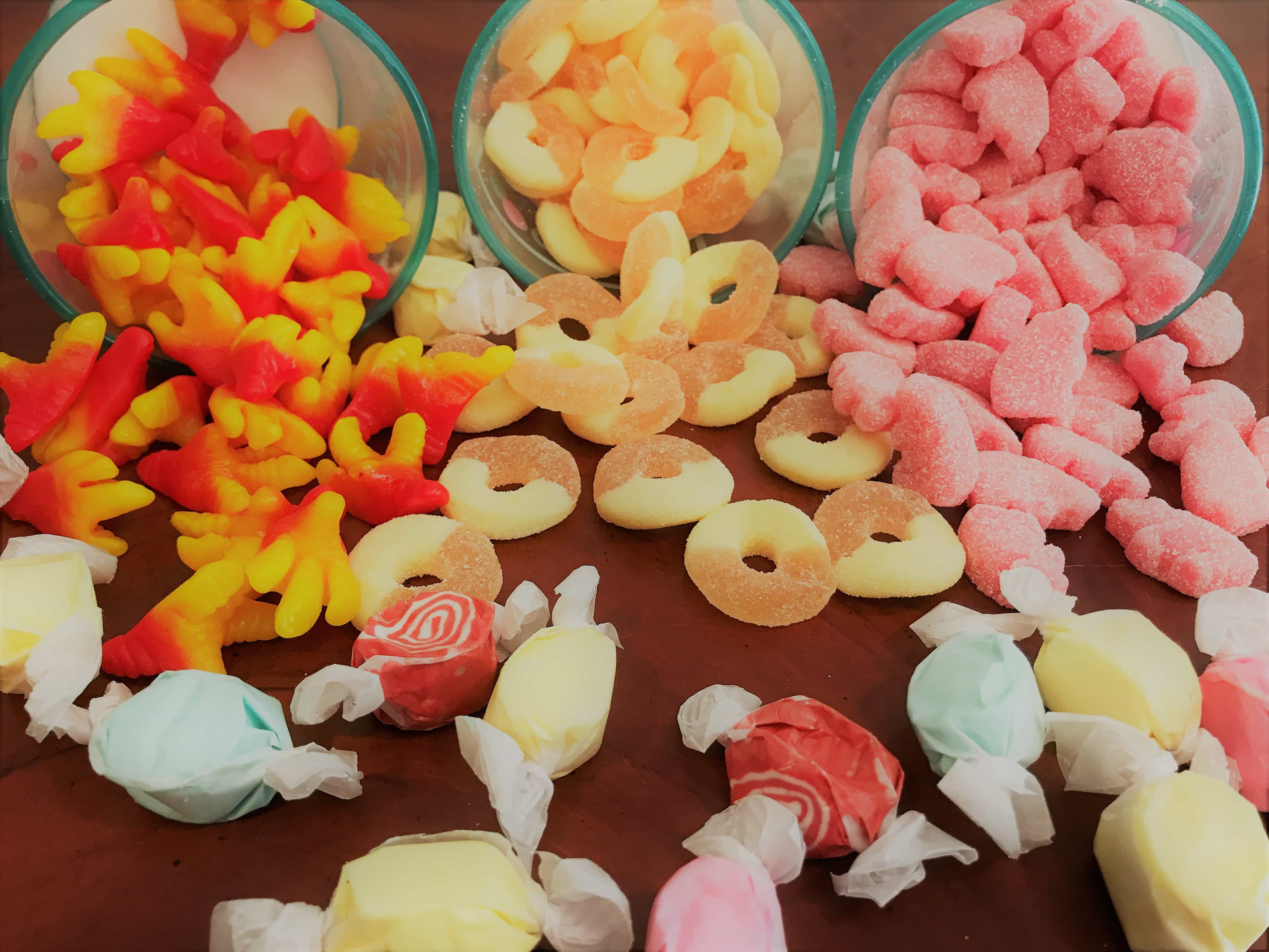 Candy Club Subscription Box Review + 50% off Coupon – May 2017