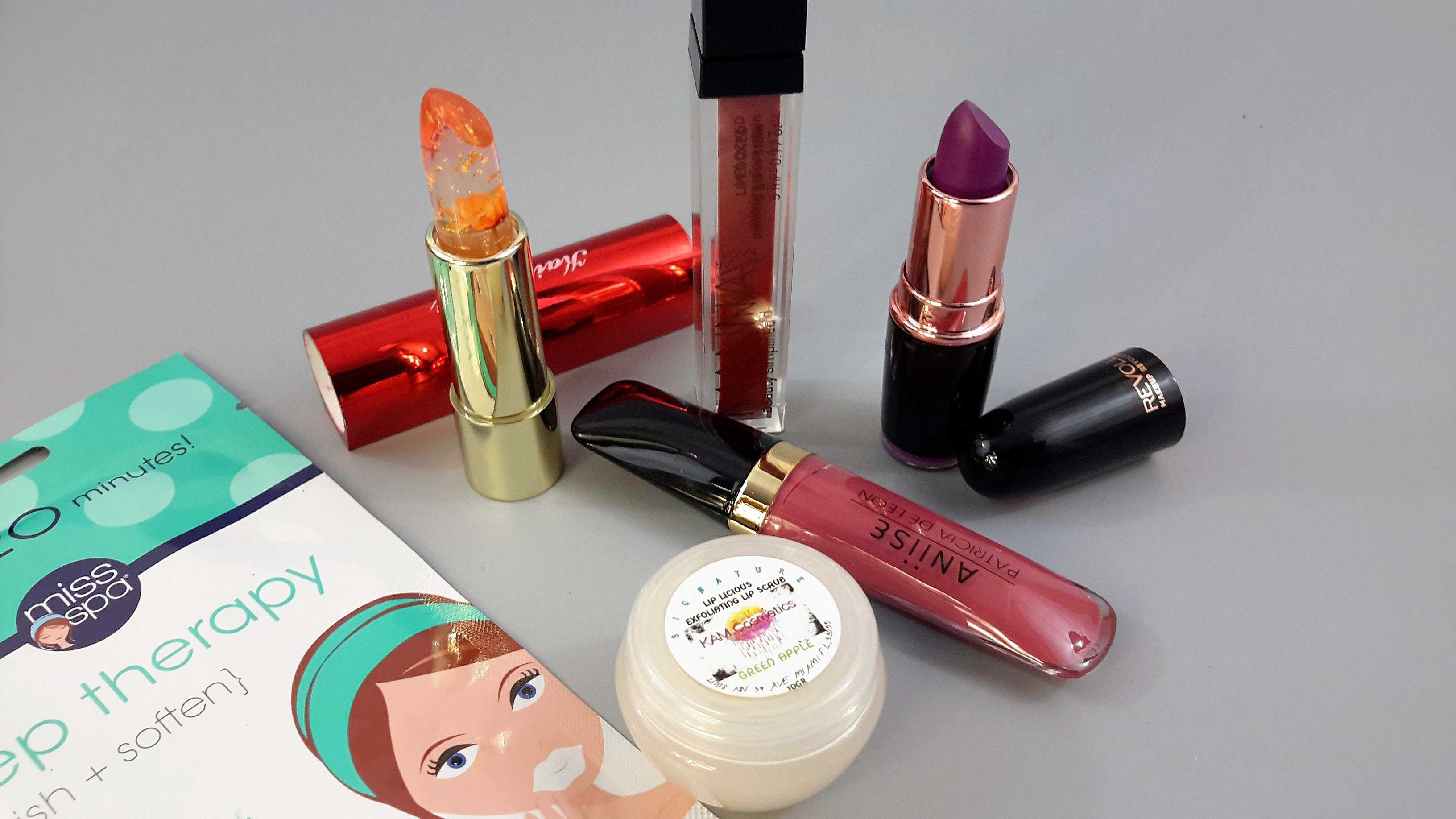 Lipstick Junkie May 2017 Subscription Box Review + Coupon!