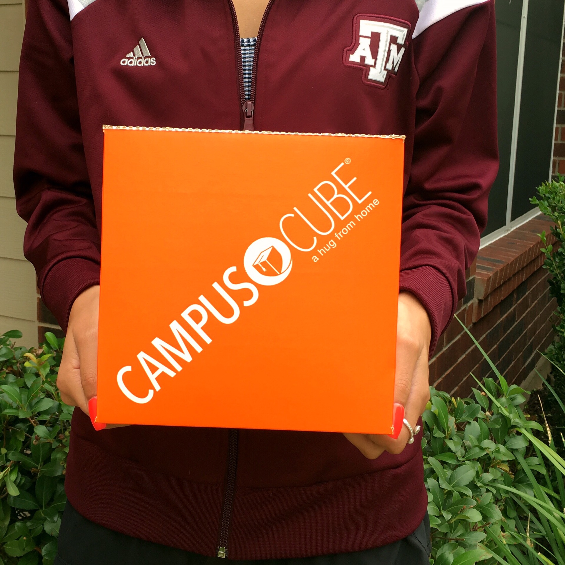 CampusCube College Care Package October 2017 Girls Cube Review + Coupon!