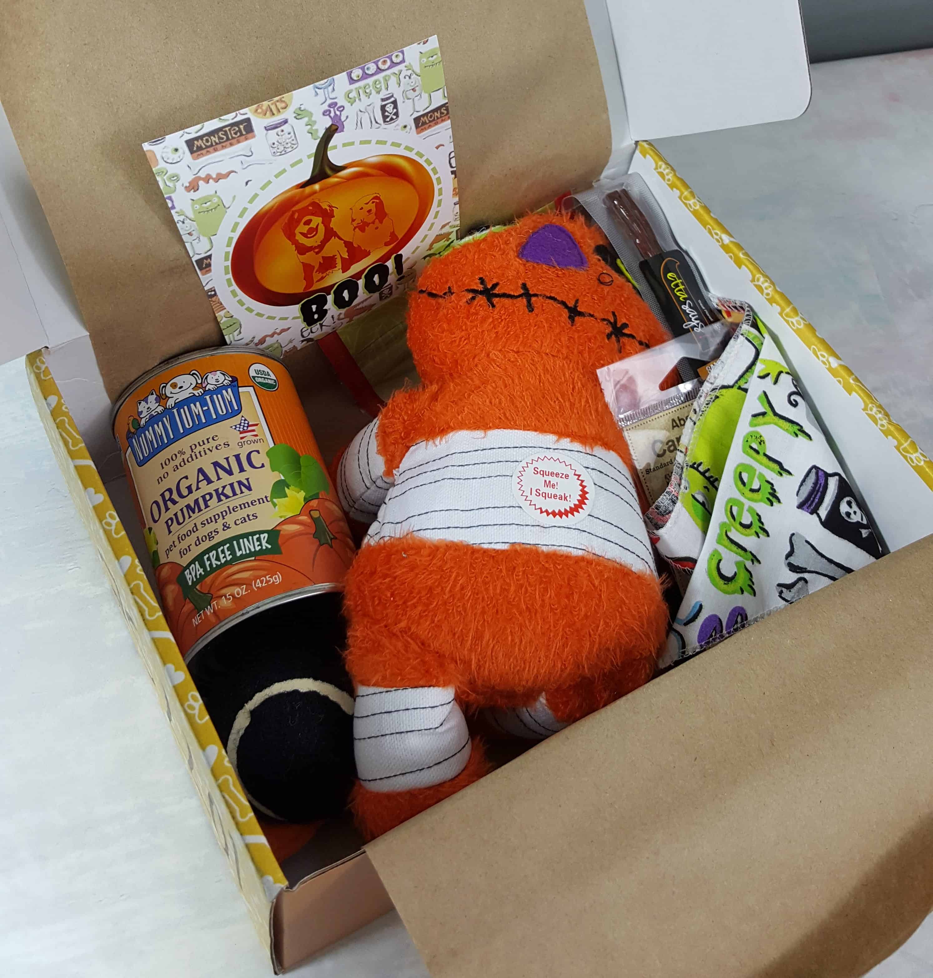 Wigglebutt Box Dog Subscription Box Review – October 2017