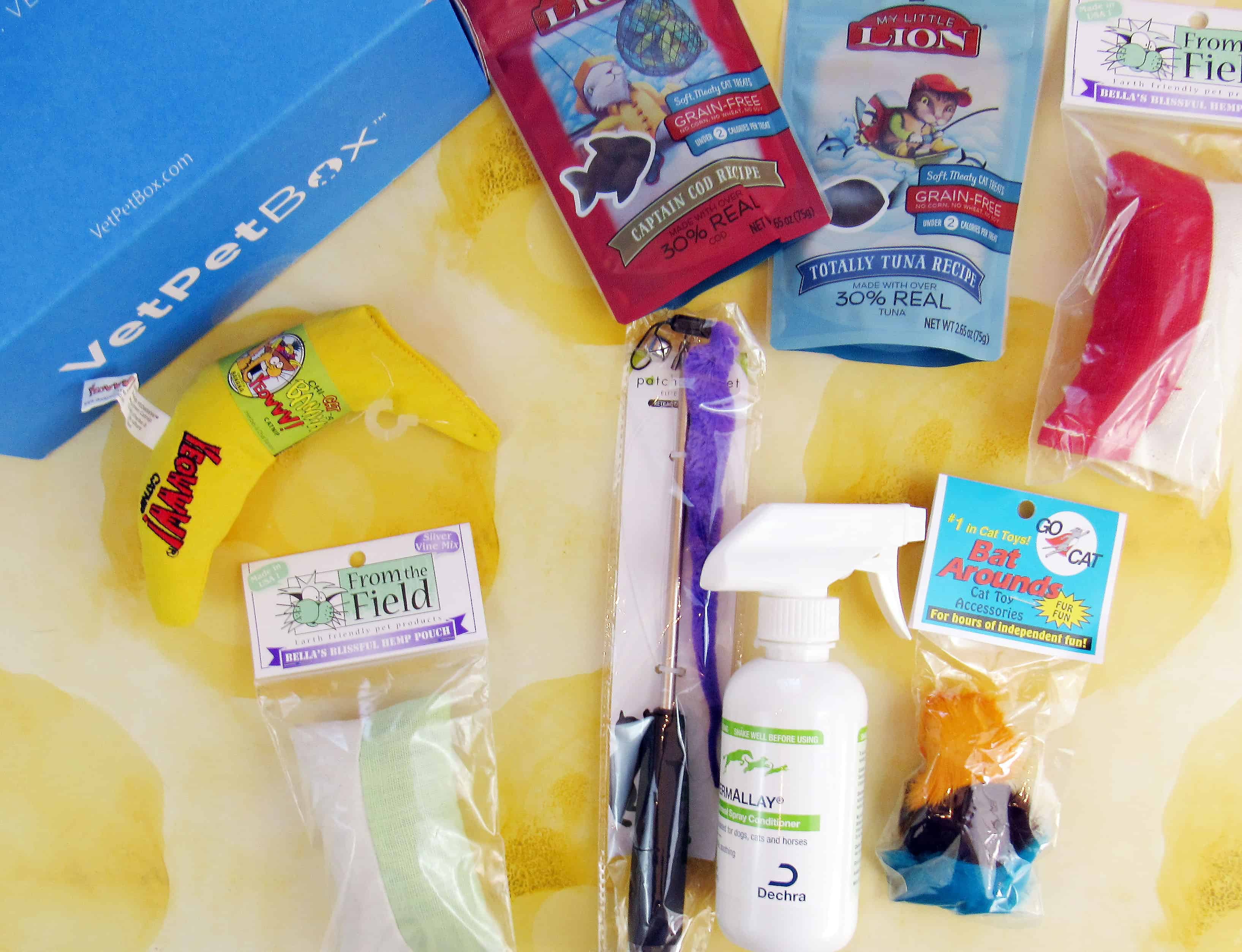 VetPet Box Cat & Kitten Welcome Box Subscription Box Review – Multiple Cats
