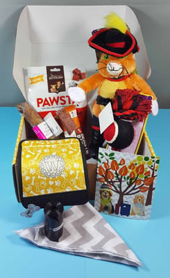 Wigglebutt Box Dog Subscription Box Review – March 2018