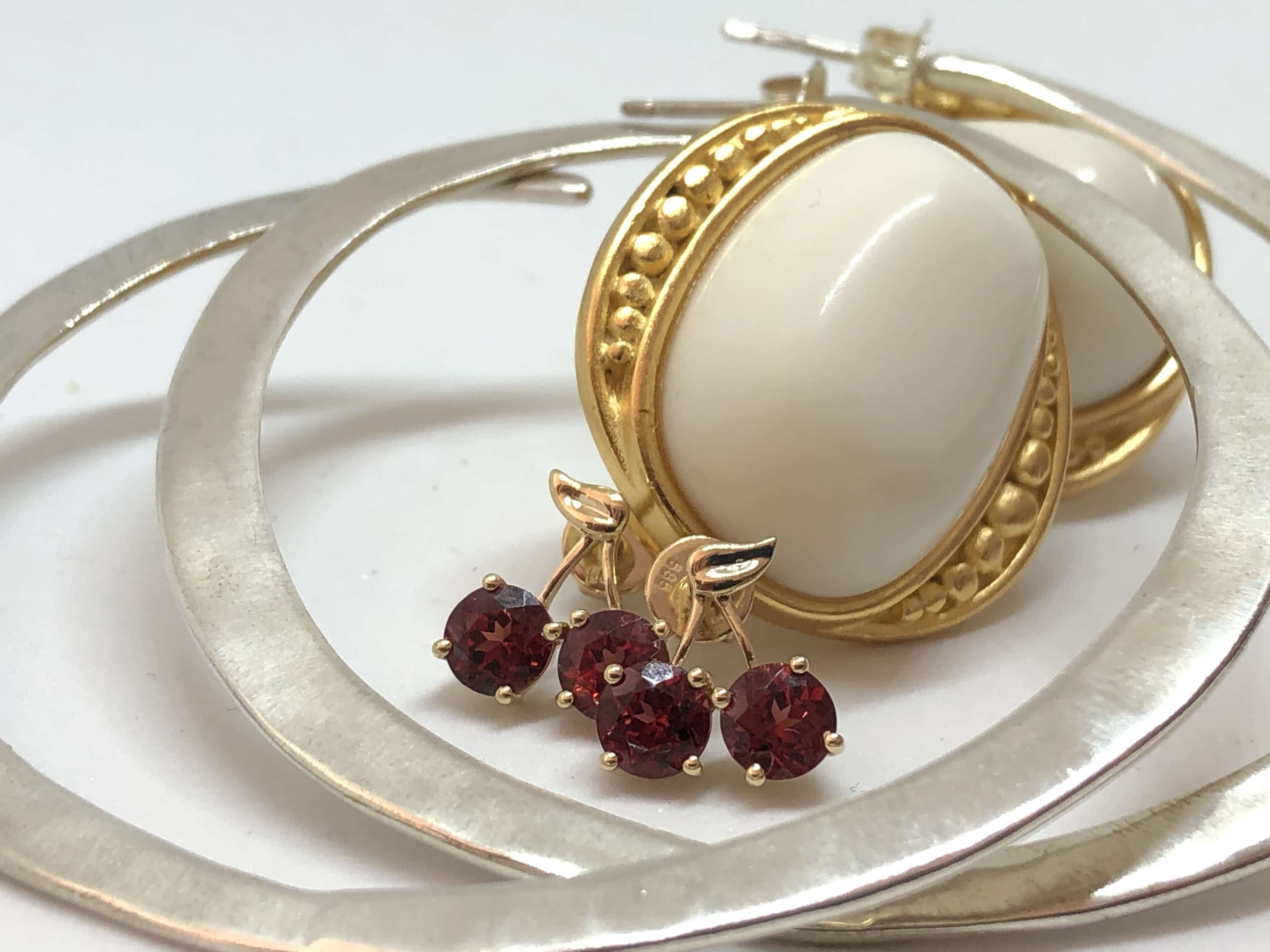 Switch Designer Jewelry Rental Subscription Box Review + Coupon – March 2019