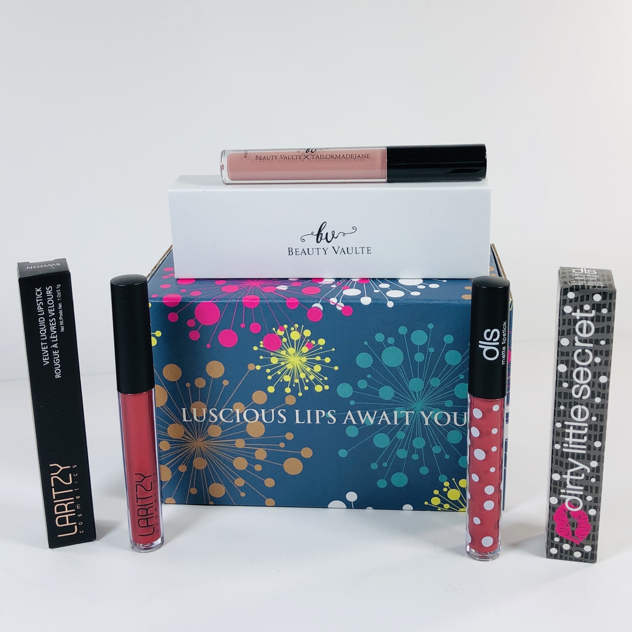Lipstick Junkie August 2019 Subscription Box Review + Coupon!