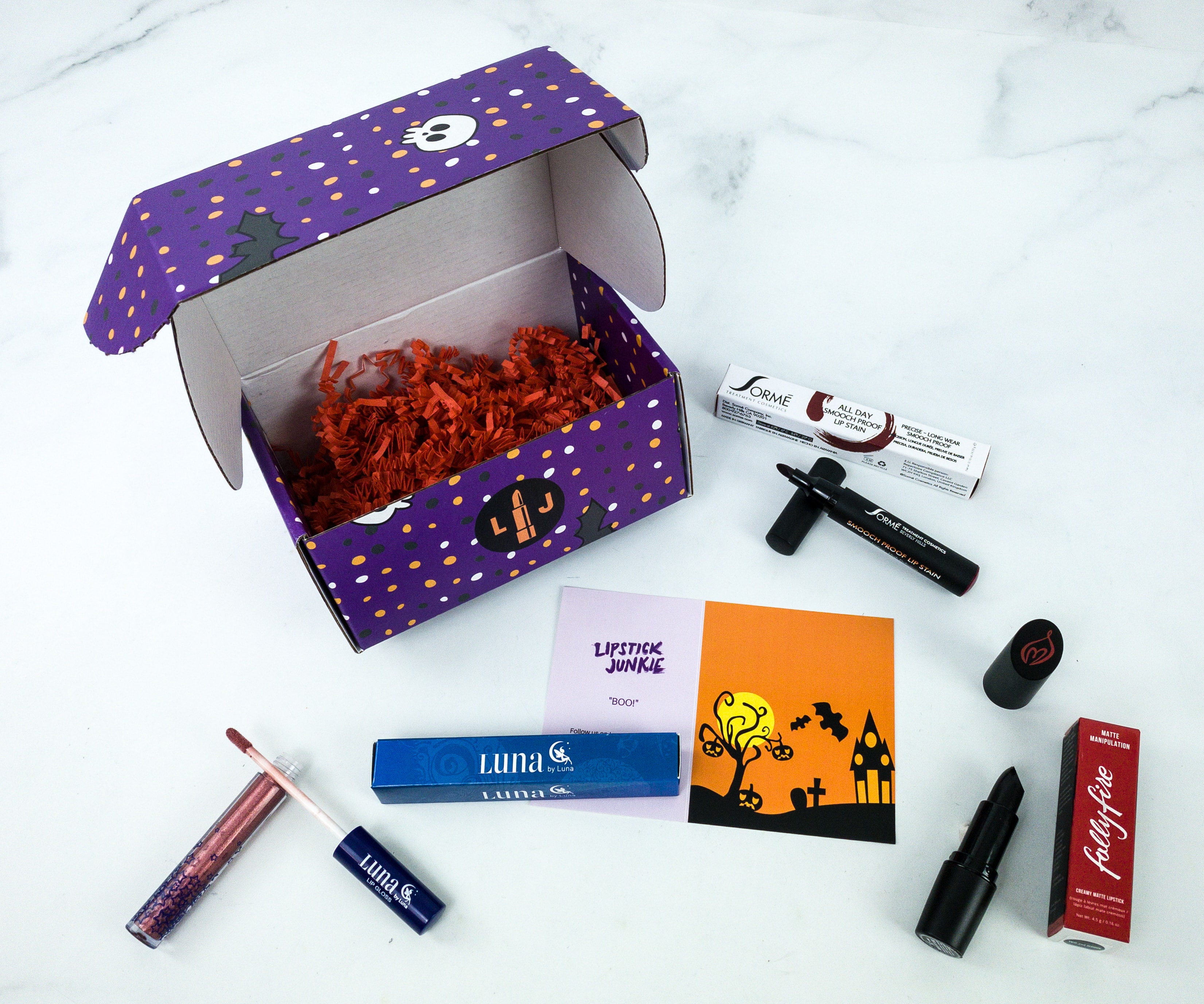 Lipstick Junkie October 2019 Subscription Box Review + Coupon!