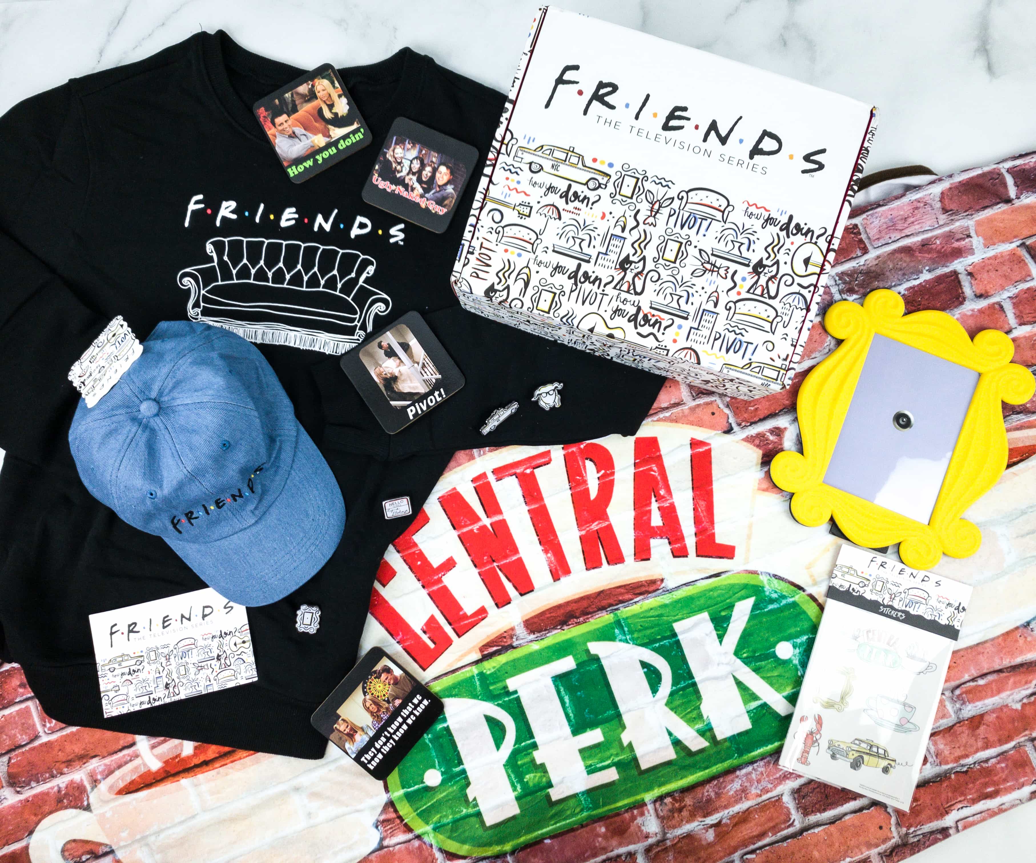 FRIENDS Subscription Box Winter 2019 Review!
