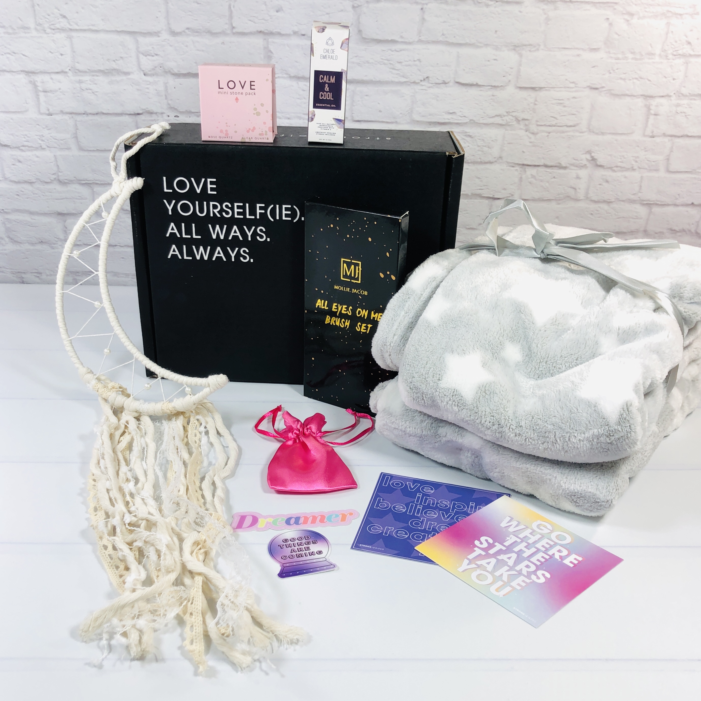 STRONG selfie Winter 2020 BURST Box Review + Coupon