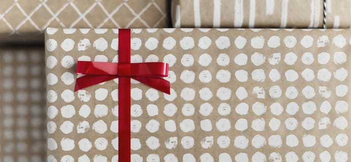 Cratejoy Holiday Gifting Sale: Get $10 Off On $50+ Orders!