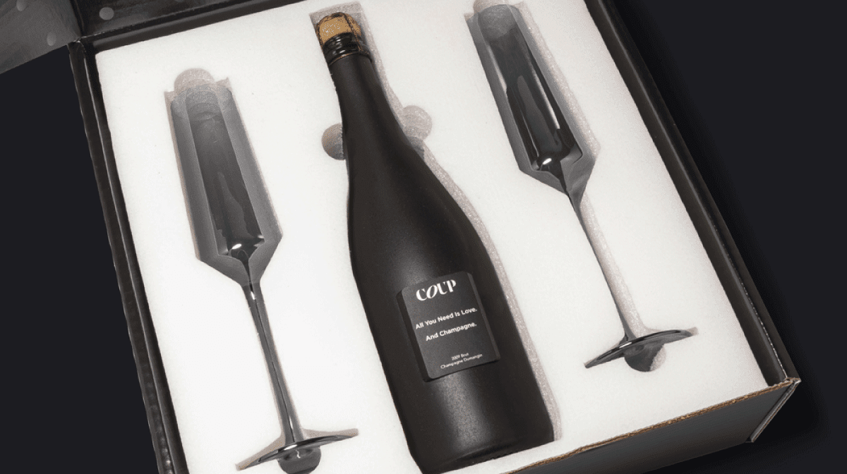 Vices Holiday Deal: Get $200 Bonus Sabre With Champagne Noir Box!