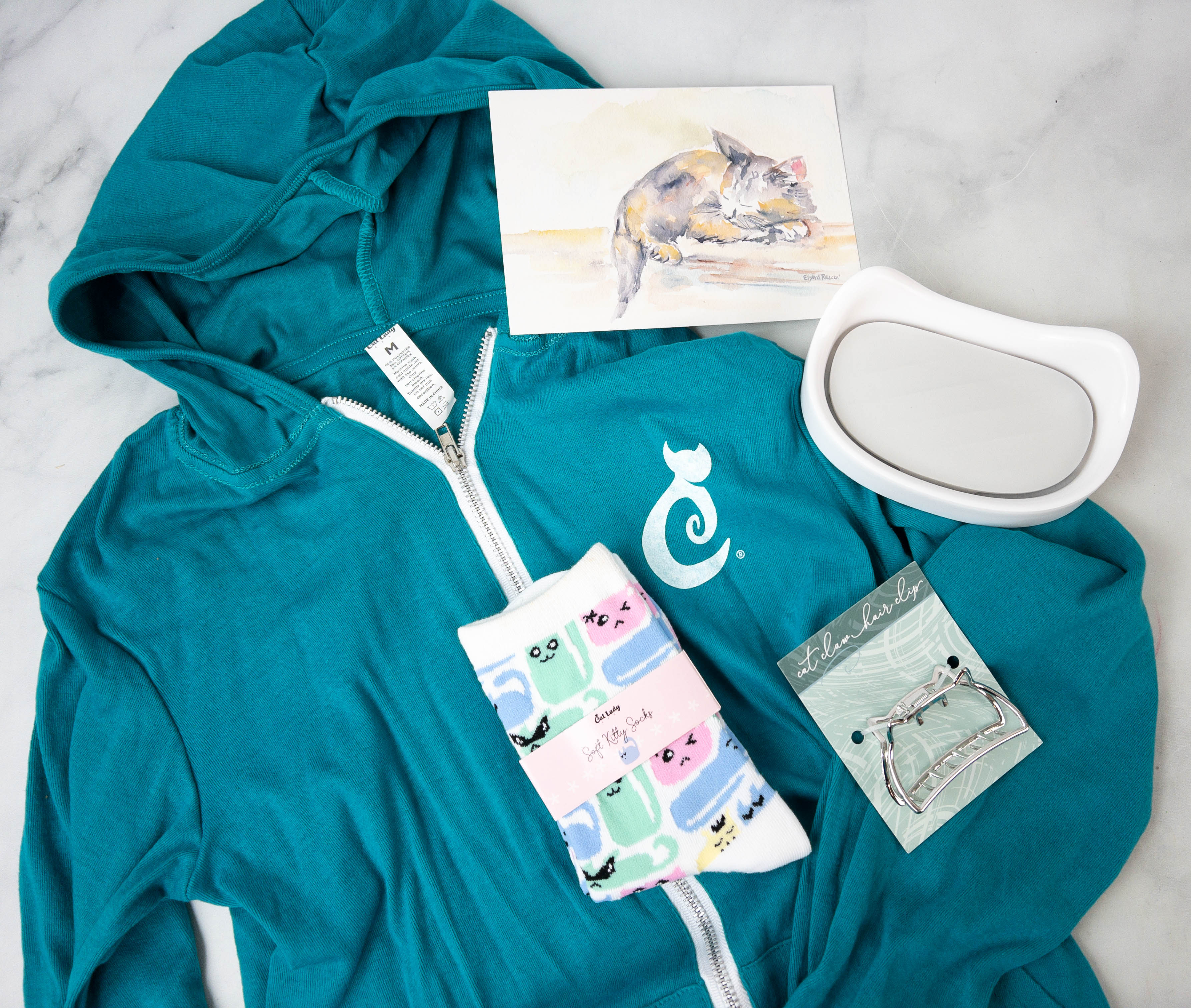 Cat Lady Box January 2022 Subscription Box Review – PAWS & REFRESH BOX!