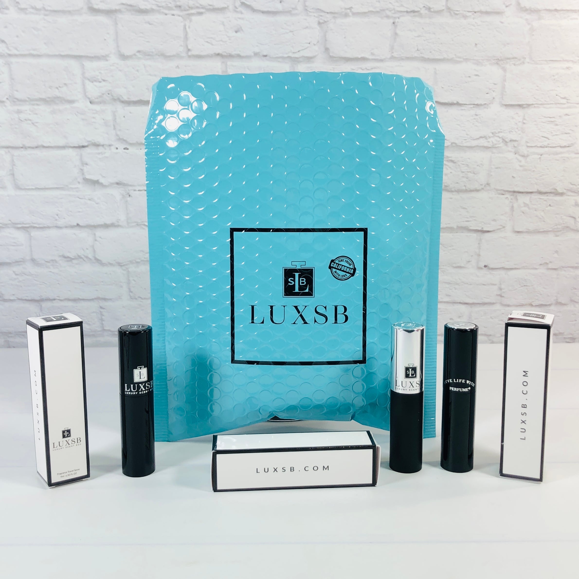 LUXSB – Luxury Scent Box Subscription Box Review + Coupon – January 2022