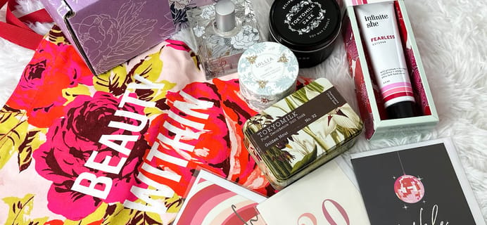 Margot Elena Winter 2022 Discovery Box Review: Light & Wonder