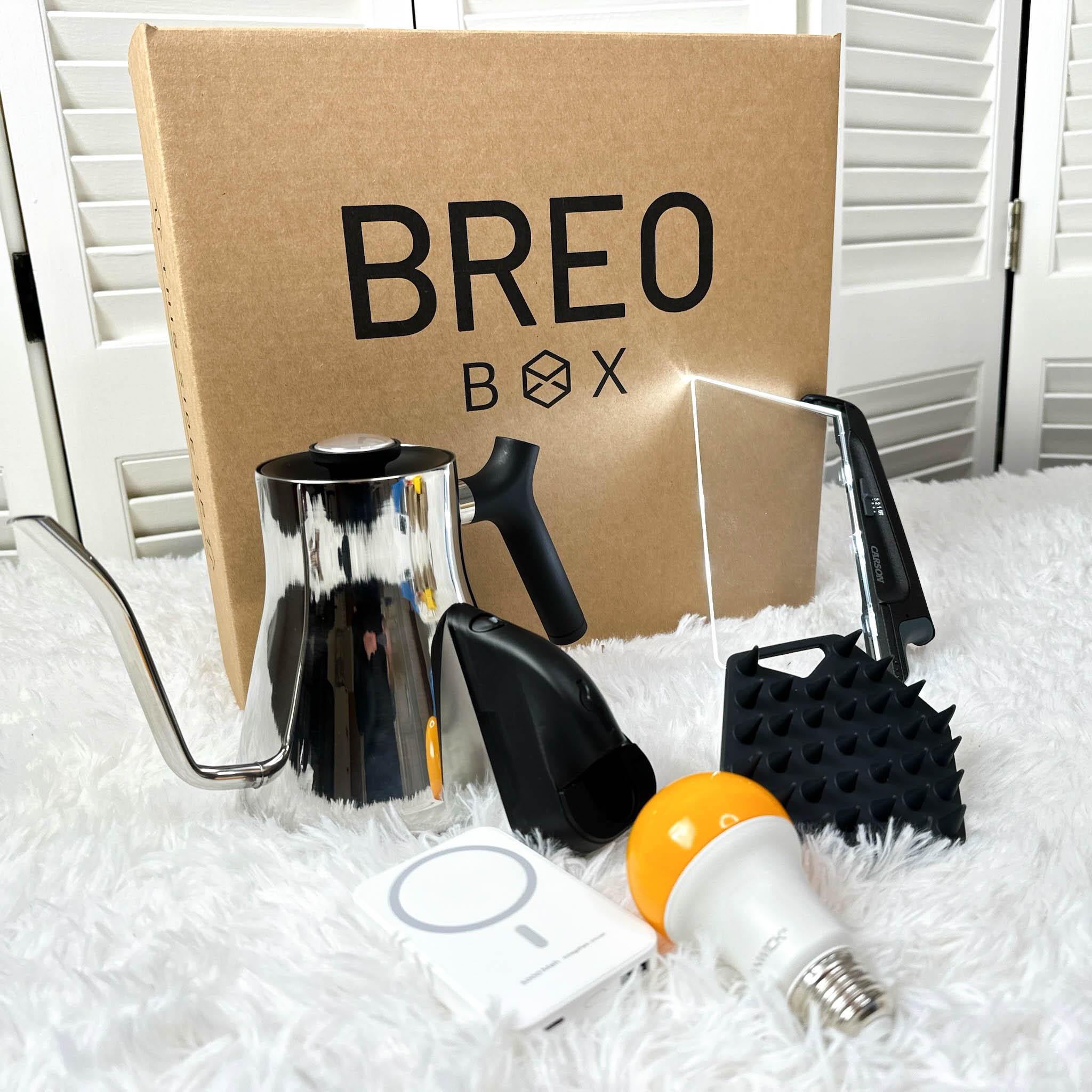 Breo Box Fall 2023 Review: Practical Gadgets for a Cozy Season