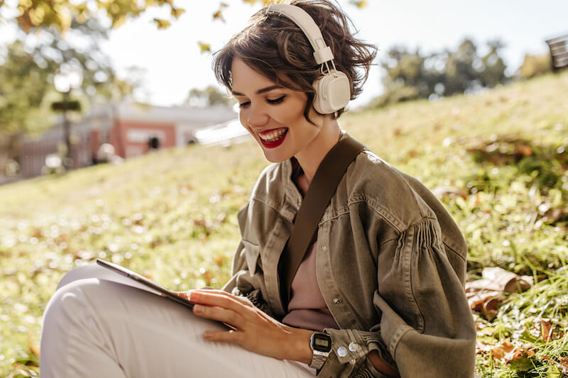 Sumizeit Cyber Monday Deal: 50% Off Your Subscription to Expert Book Summaries for Learning Success