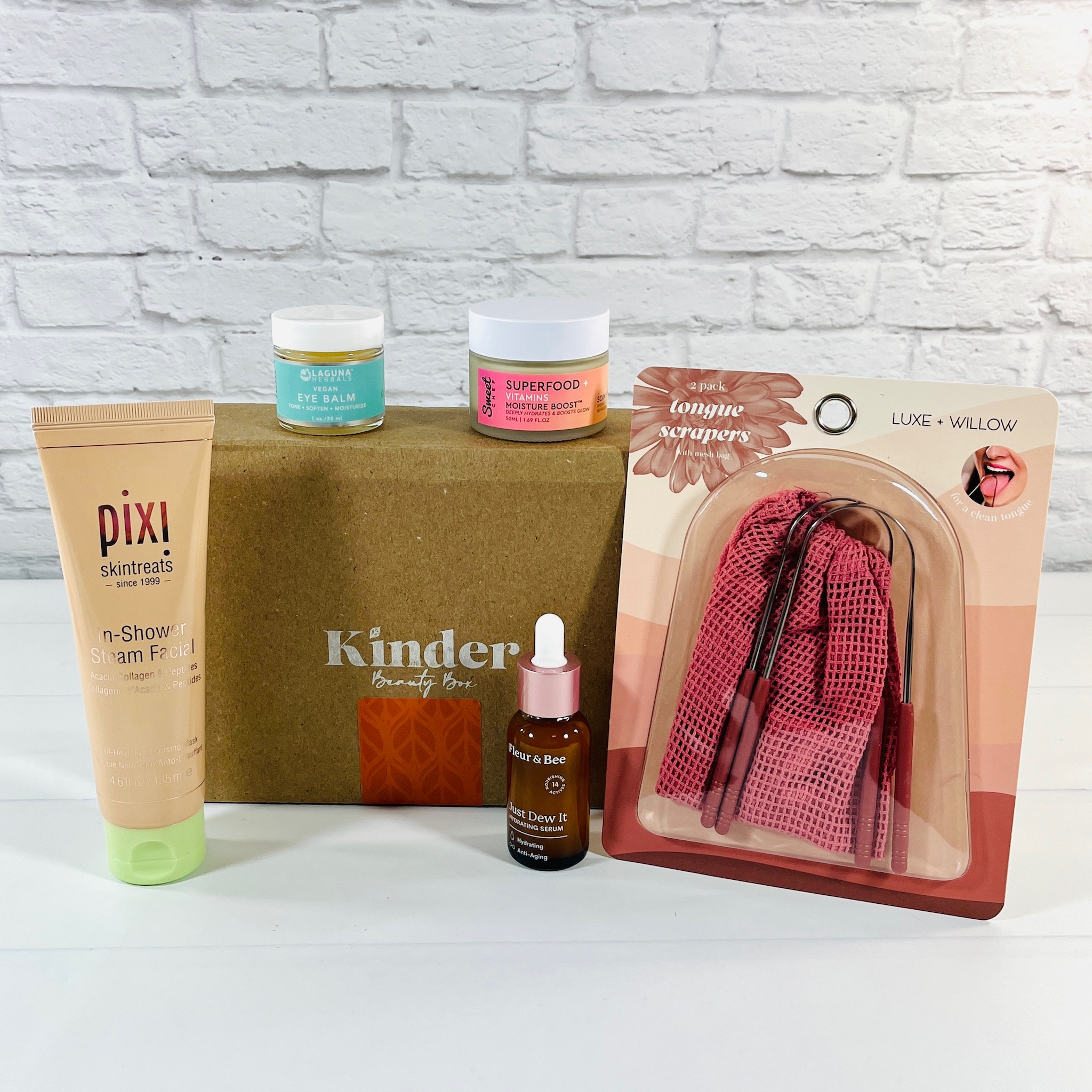 Kinder Beauty Box November 2023 Review – The Glow Box!