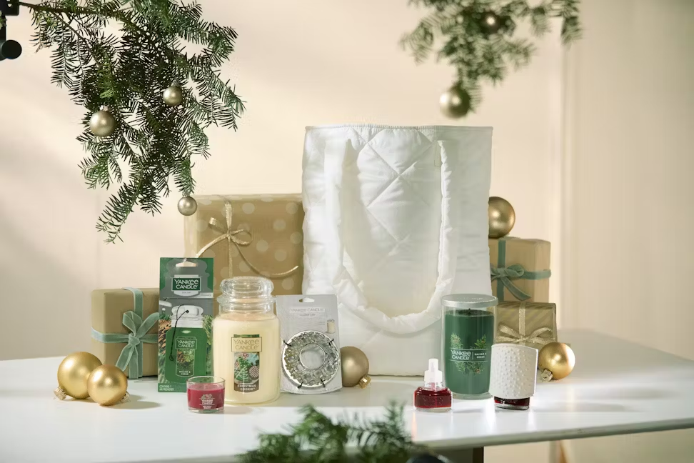 2024 Yankee Candle Black Friday Tote: Fill Your Home With Holiday Ambiance!