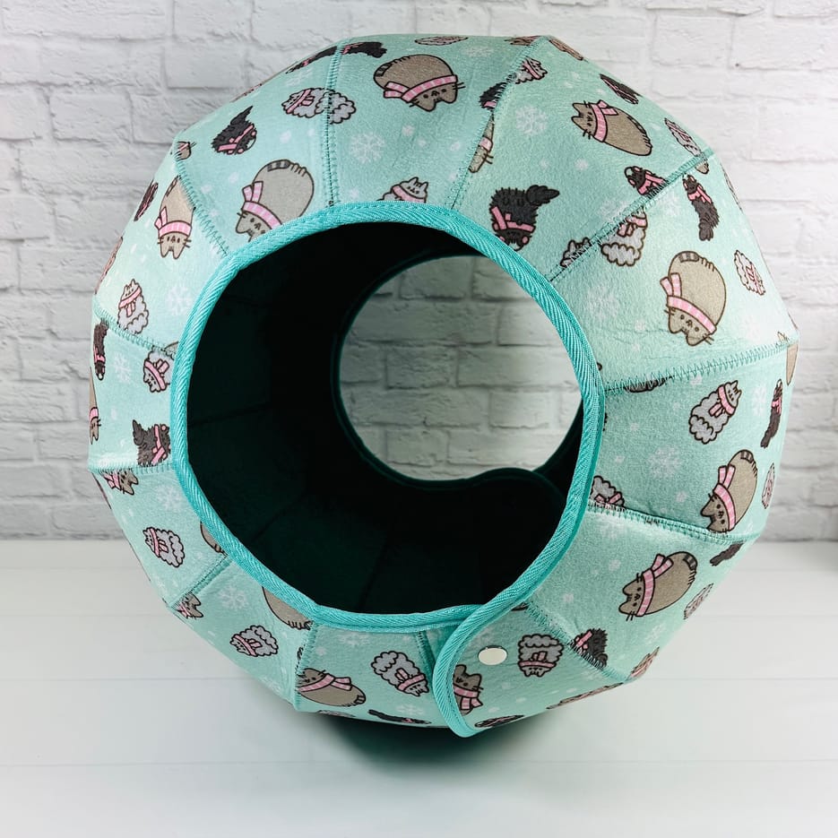 Cat Kit by Pusheen Box Winter 2024 Review: Staying Cozy - Hello ...