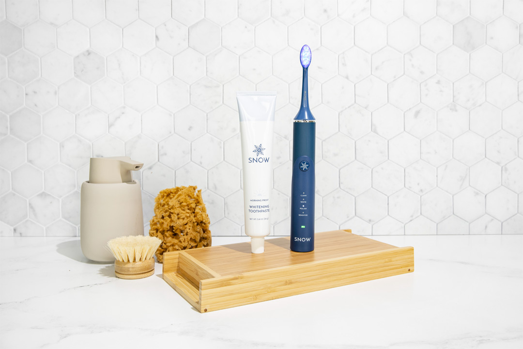 Say Hello to SNOW: Easy-To-Use Teeth Whitening System For A Brighter, More Confident Smile!