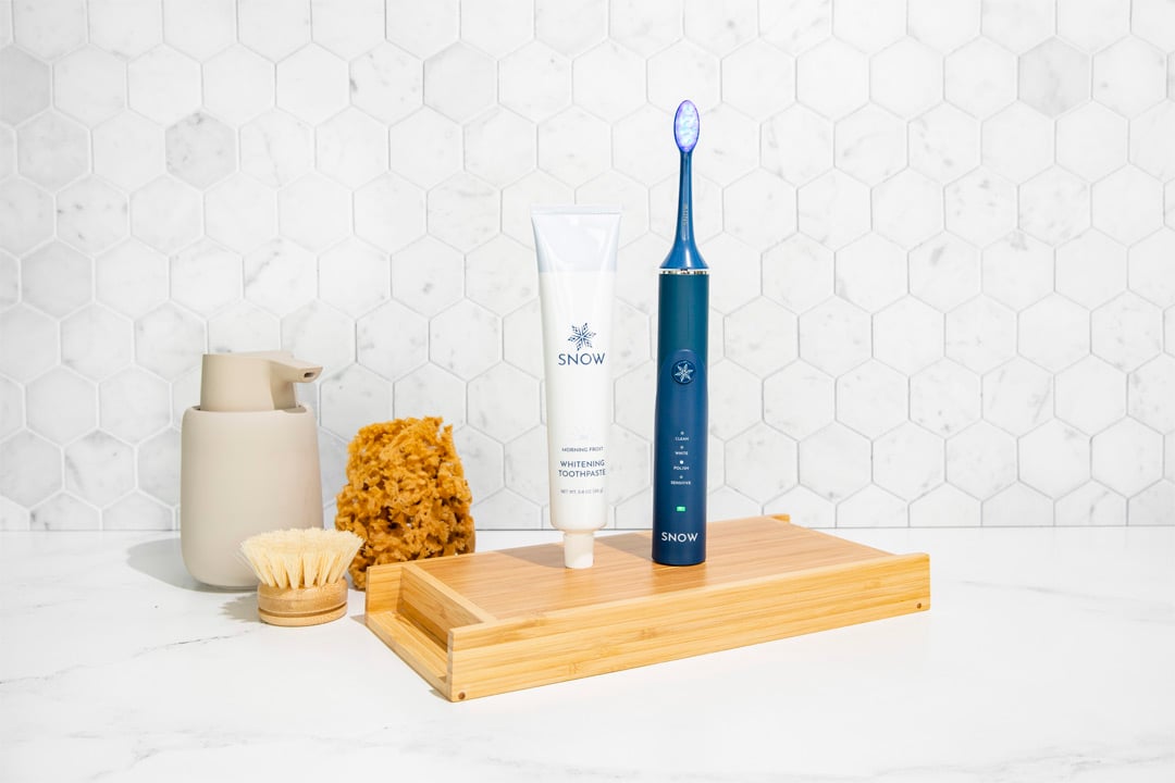 Say Hello to SNOW: Easy-To-Use Teeth Whitening System For A Brighter, More Confident Smile!