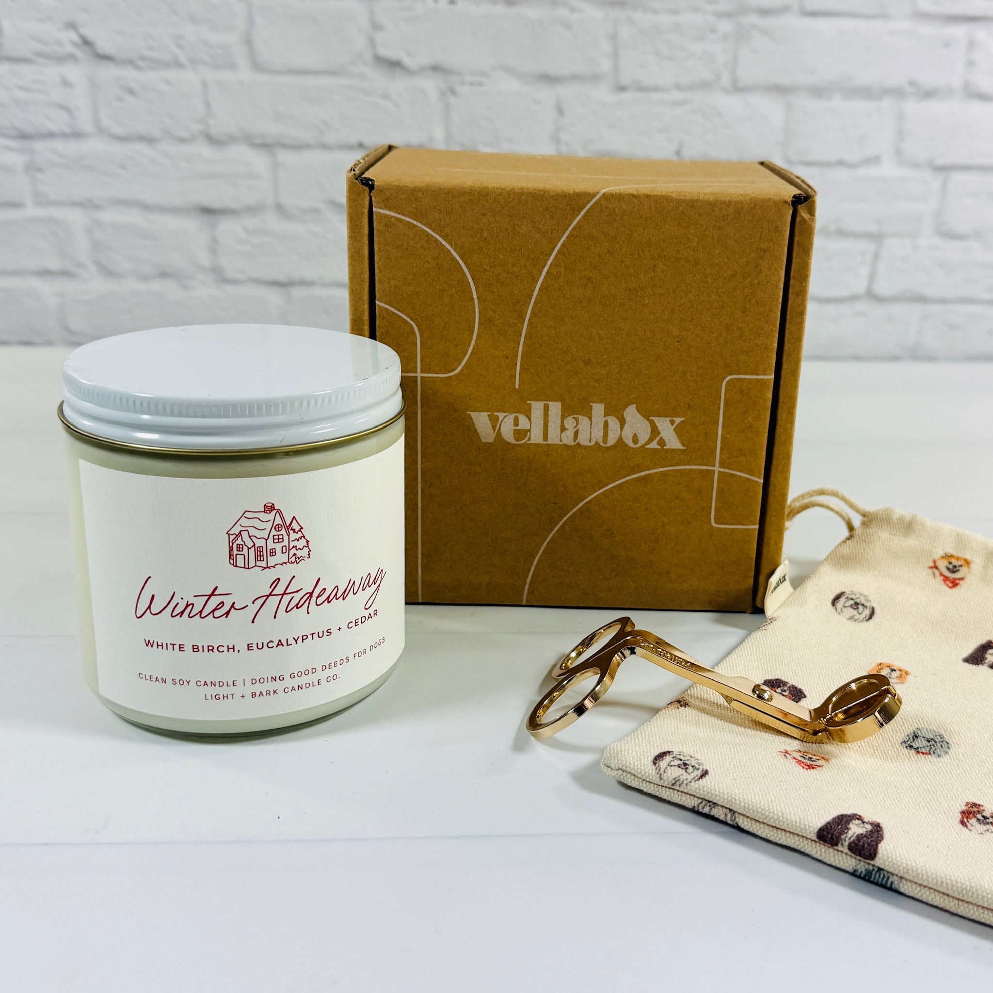 Vellabox December 2025 Review: Light + Bark Candle Co.